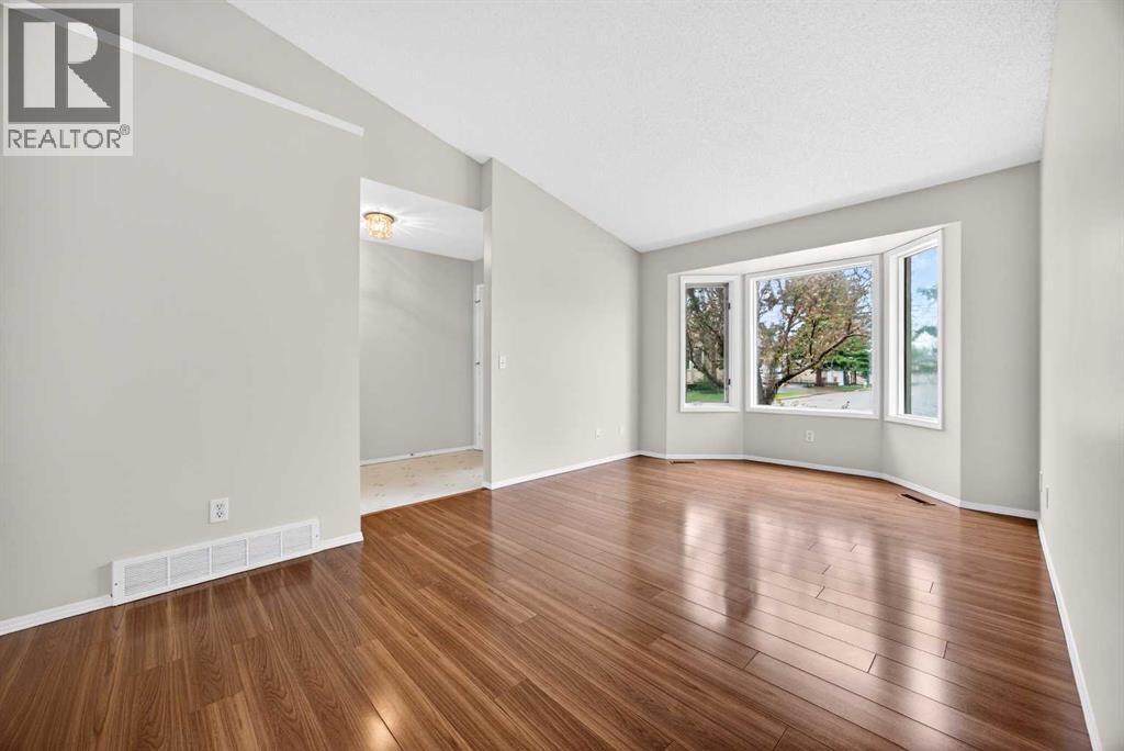 24 Edenwold Green Nw, Calgary, Alberta  T3A 5B8 - Photo 5 - A2316452
