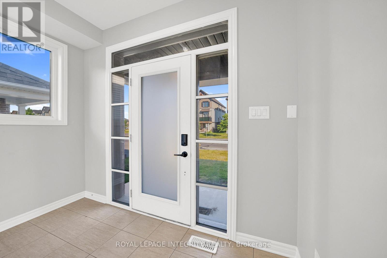 918 Kilbirnie Drive, Ottawa, Ontario  K2J 6G2 - Photo 3 - X13442332