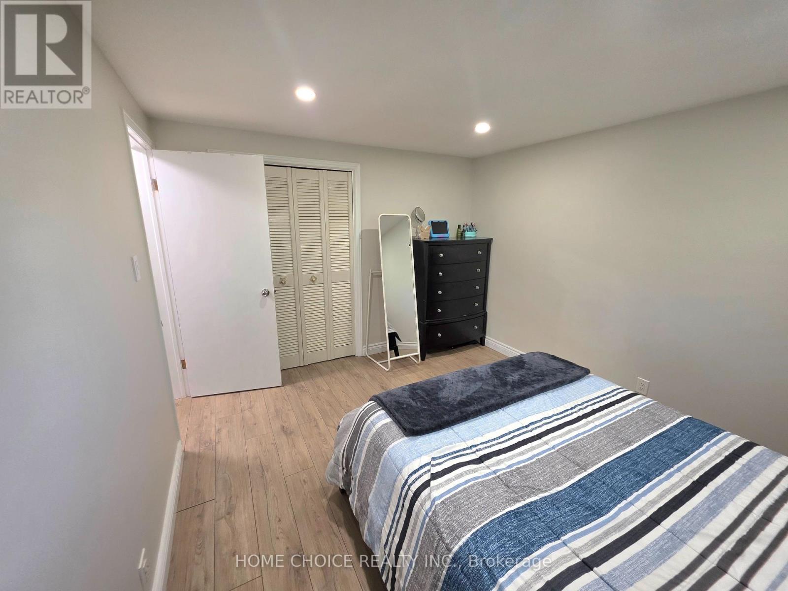 130 Champlain Crescent, Kitchener, Ontario  N2B 2Y6 - Photo 10 - X13442336