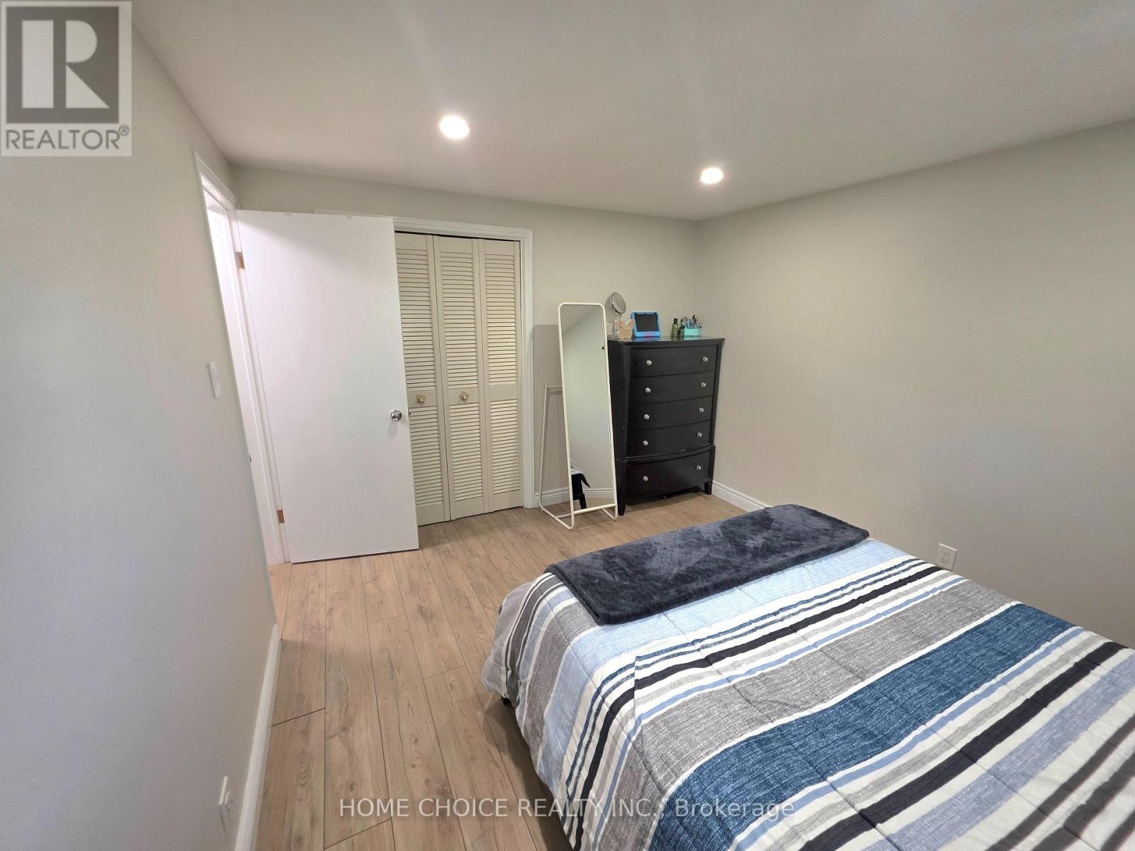 130 Champlain Crescent, Kitchener, Ontario  N2B 2Y6 - Photo 11 - X13442336