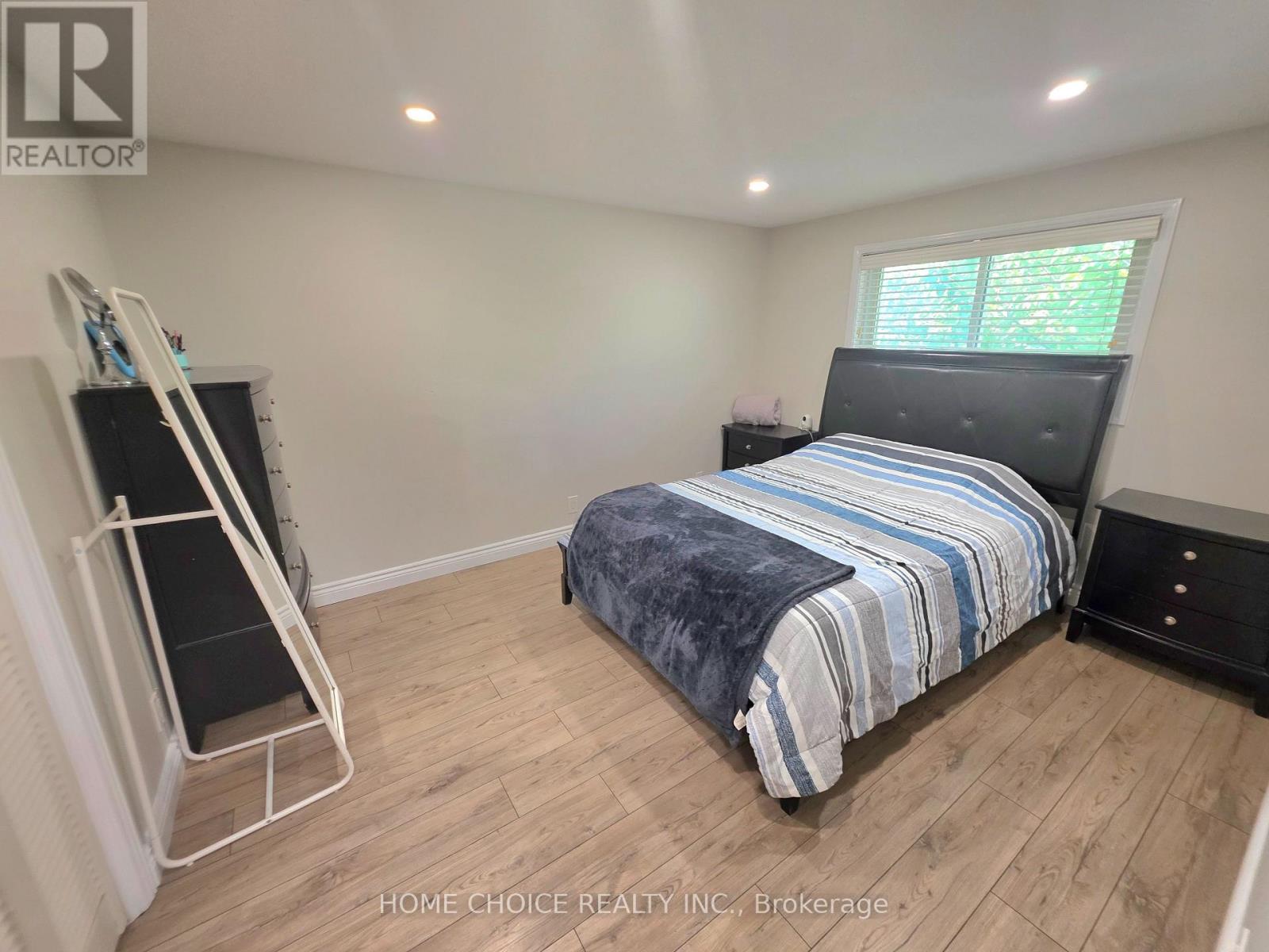 130 Champlain Crescent, Kitchener, Ontario  N2B 2Y6 - Photo 12 - X13442336
