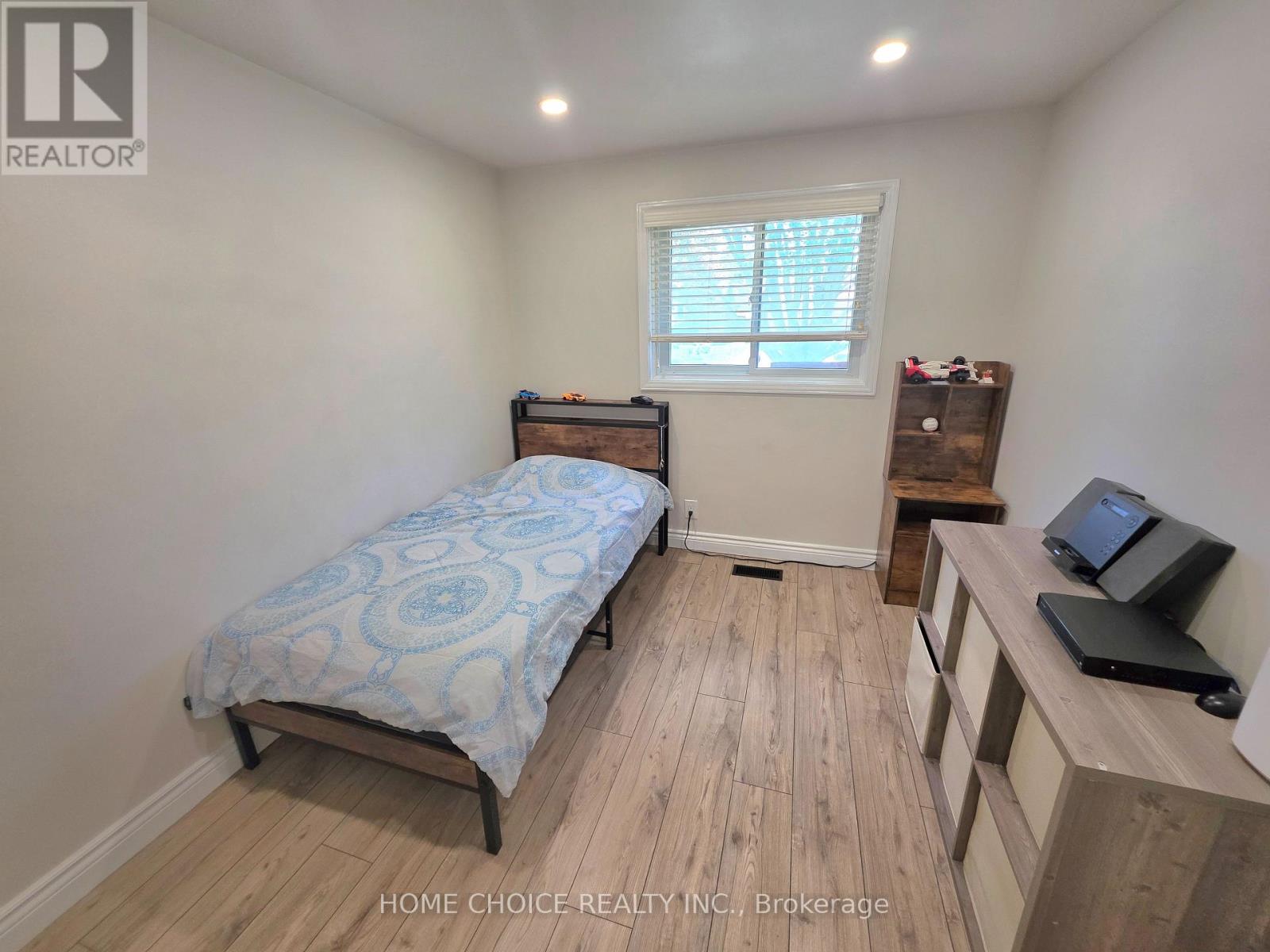 130 Champlain Crescent, Kitchener, Ontario  N2B 2Y6 - Photo 16 - X13442336