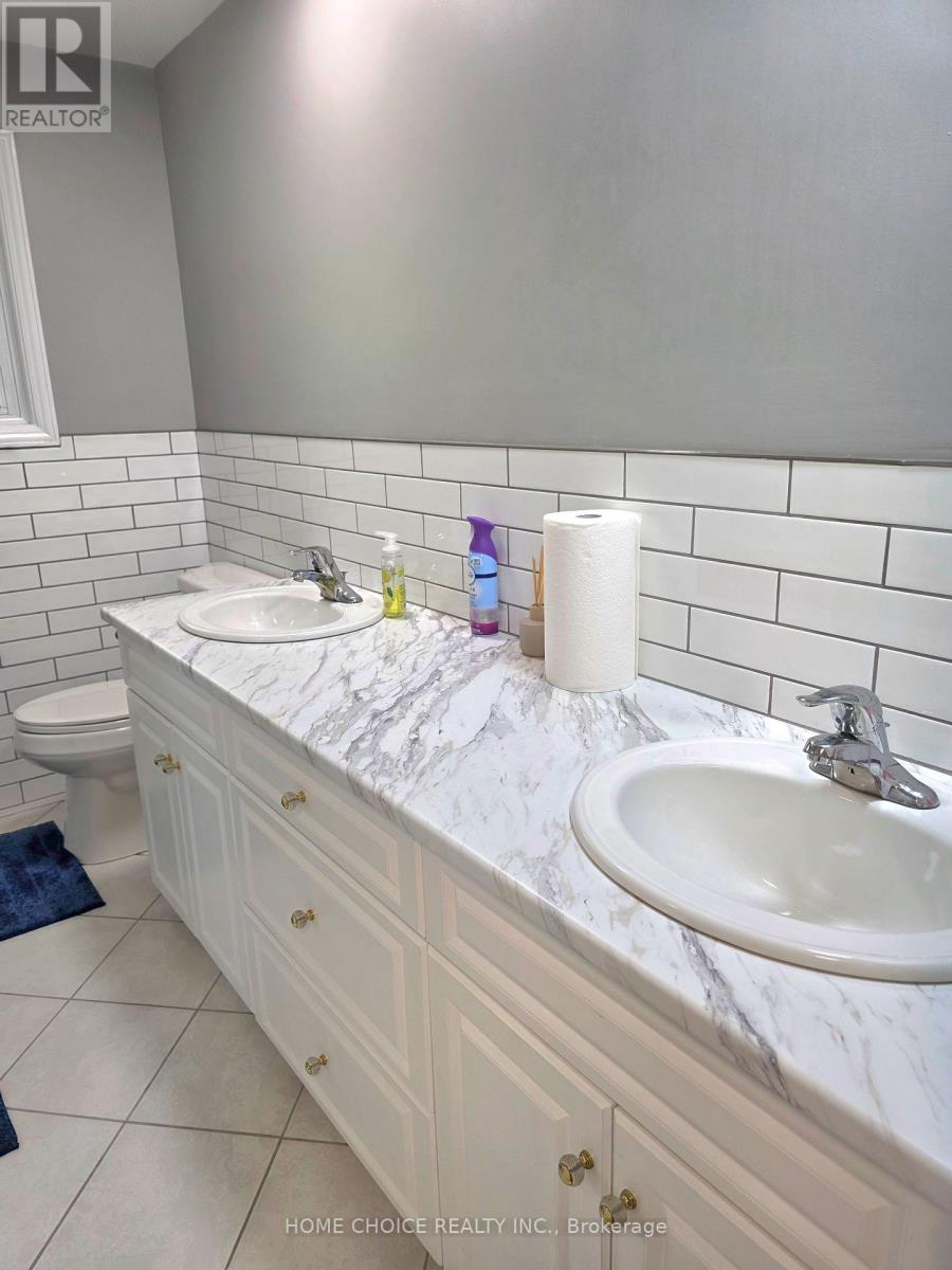 130 Champlain Crescent, Kitchener, Ontario  N2B 2Y6 - Photo 19 - X13442336