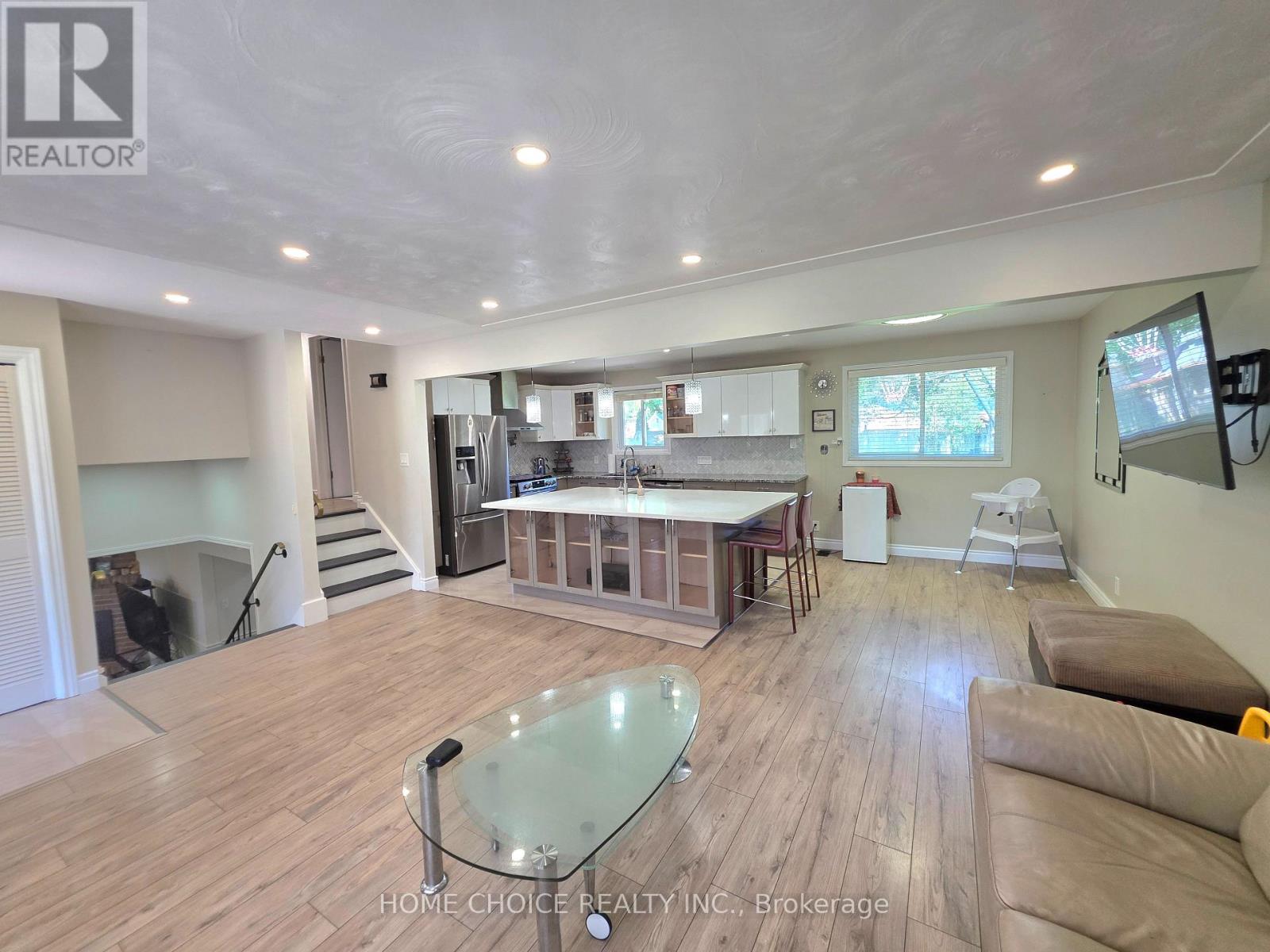 130 Champlain Crescent, Kitchener, Ontario  N2B 2Y6 - Photo 5 - X13442336