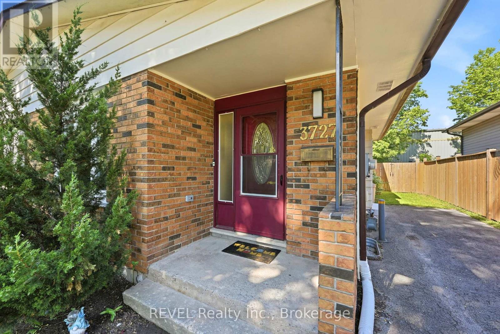 3727 Orlando Drive, Niagara Falls, Ontario  L2J 4B5 - Photo 3 - X13442364