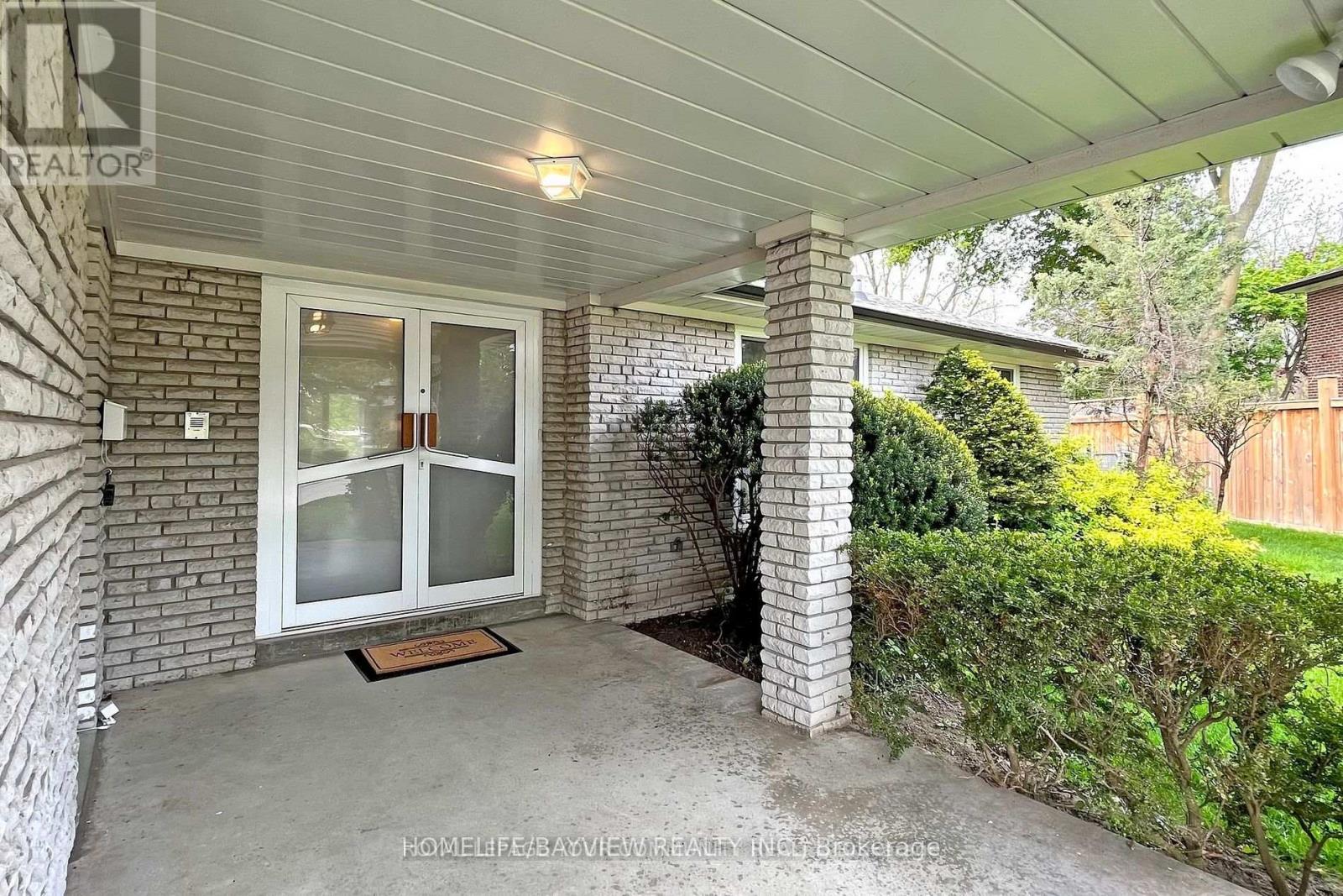 Main - 31 Portree Crescent, Markham, Ontario  L3T 3G1 - Photo 3 - N13439060