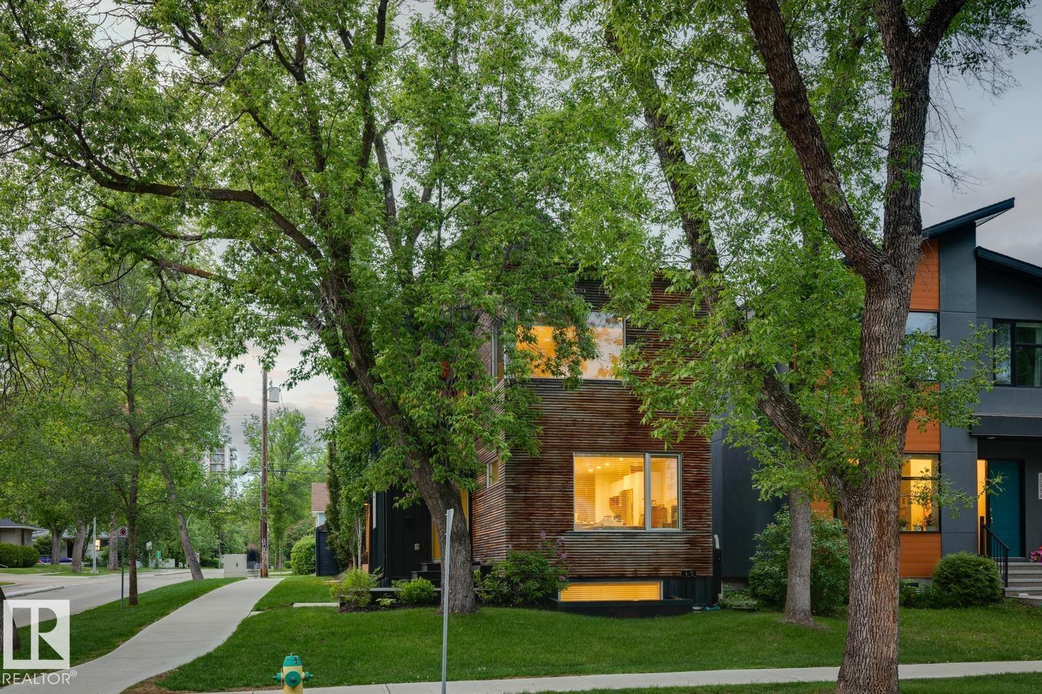 10958 80 AV NW, Edmonton, Alberta