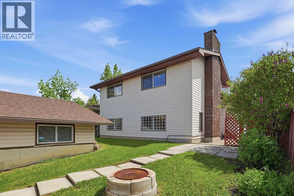 471 Berkley Crescent Nw, Calgary, Alberta  T3K 1A9 - Photo 49 - A2320312