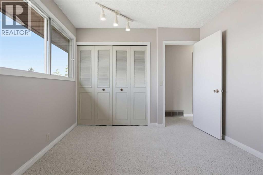 471 Berkley Crescent Nw, Calgary, Alberta  T3K 1A9 - Photo 25 - A2320312