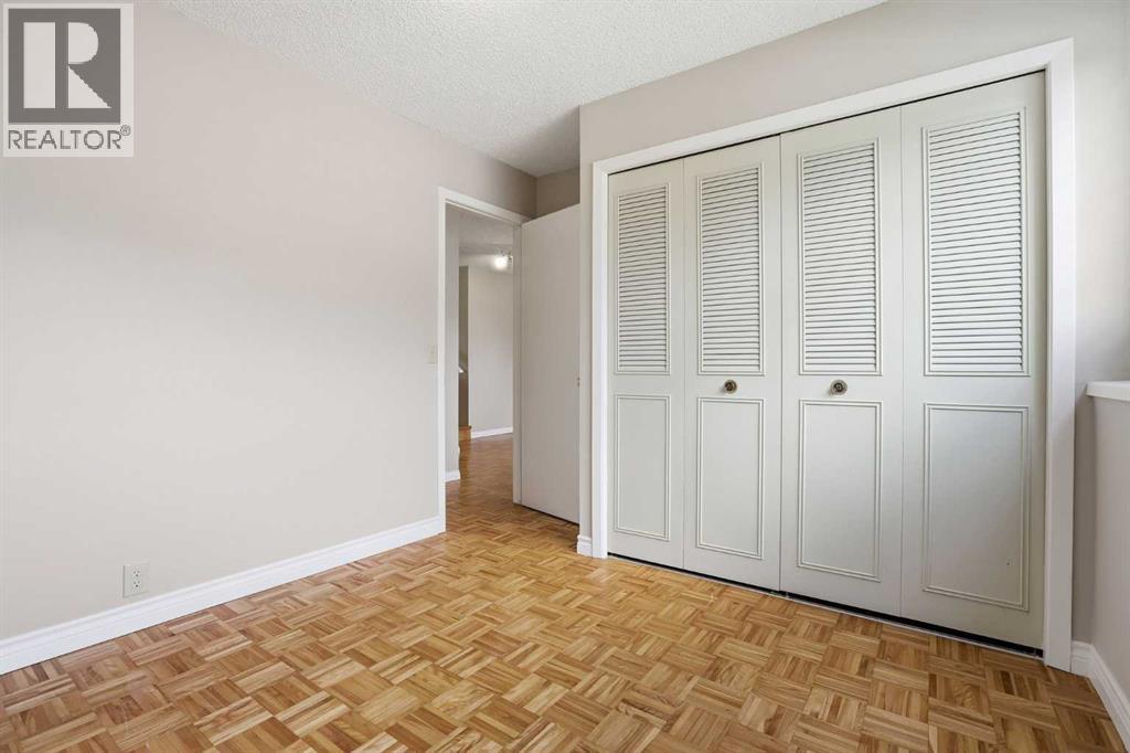 471 Berkley Crescent Nw, Calgary, Alberta  T3K 1A9 - Photo 33 - A2320312