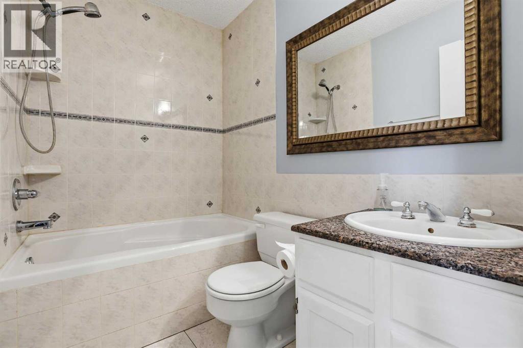 471 Berkley Crescent Nw, Calgary, Alberta  T3K 1A9 - Photo 18 - A2320312