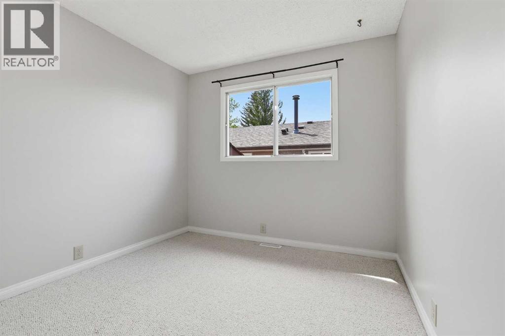 471 Berkley Crescent Nw, Calgary, Alberta  T3K 1A9 - Photo 23 - A2320312
