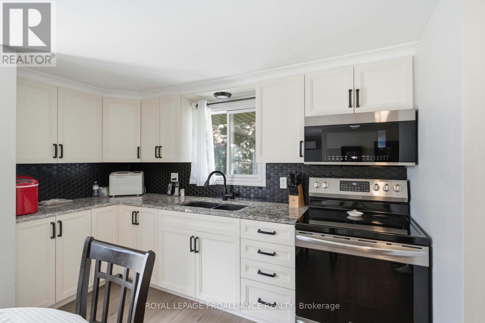 209 Helen Street S, Edwardsburgh/cardinal, Ontario  K0E 1E0 - Photo 4 - X13442386