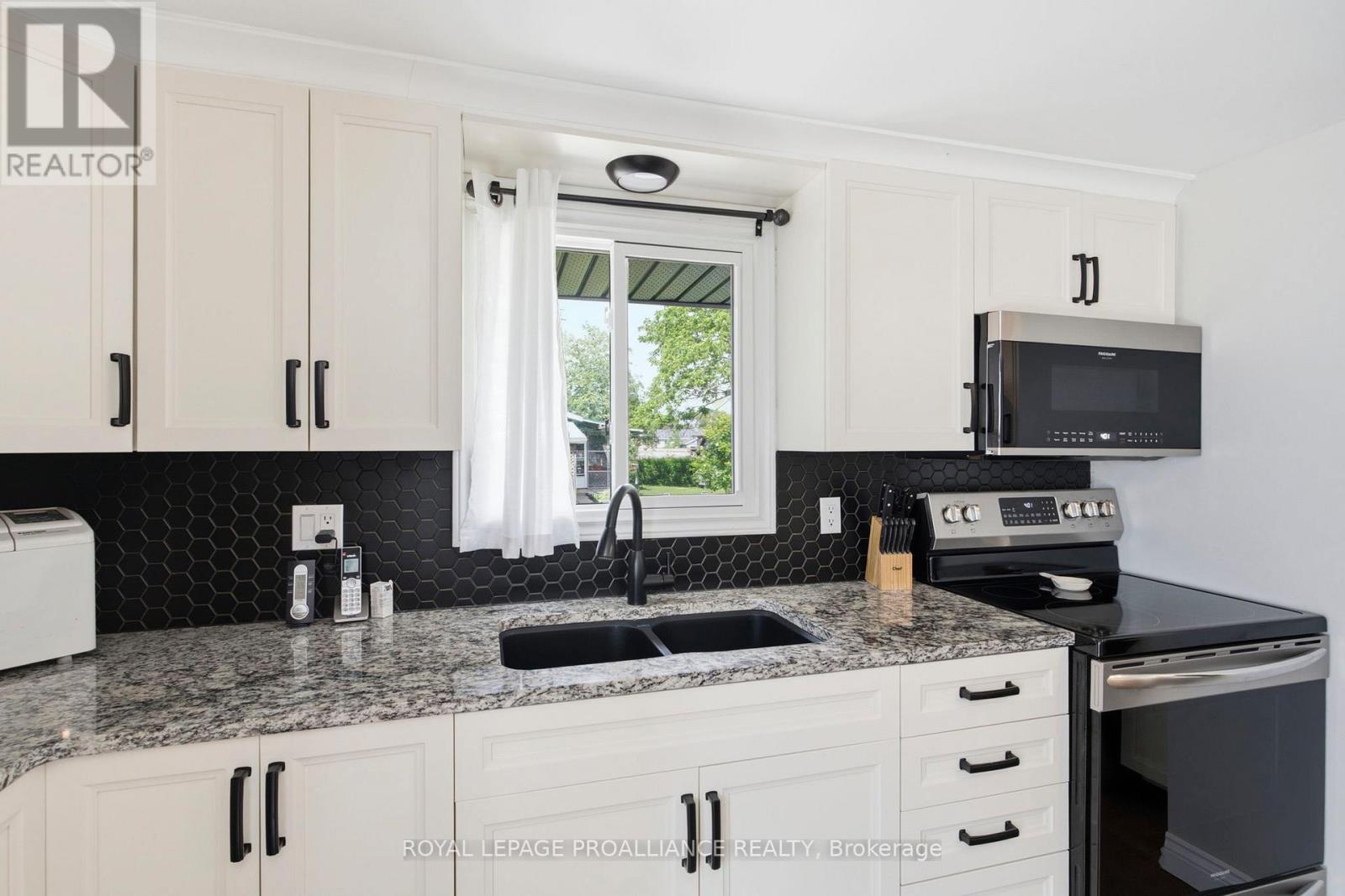209 Helen Street S, Edwardsburgh/cardinal, Ontario  K0E 1E0 - Photo 5 - X13442386