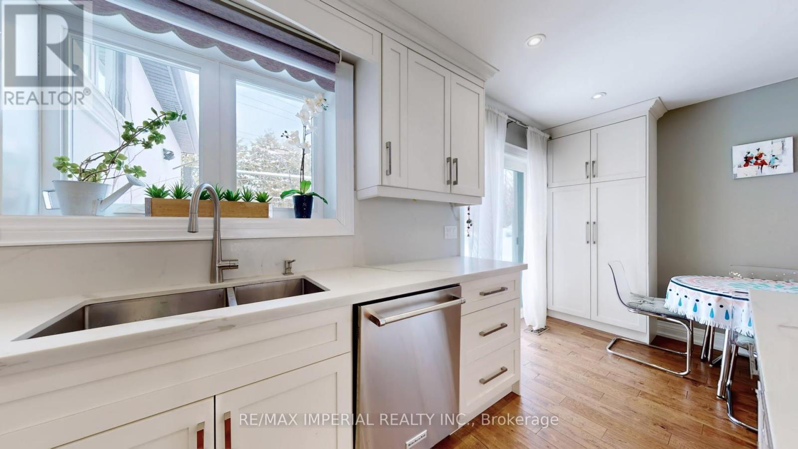 35 Waddington Crescent, Toronto, Ontario  M2J 2Z9 - Photo 12 - C13442398