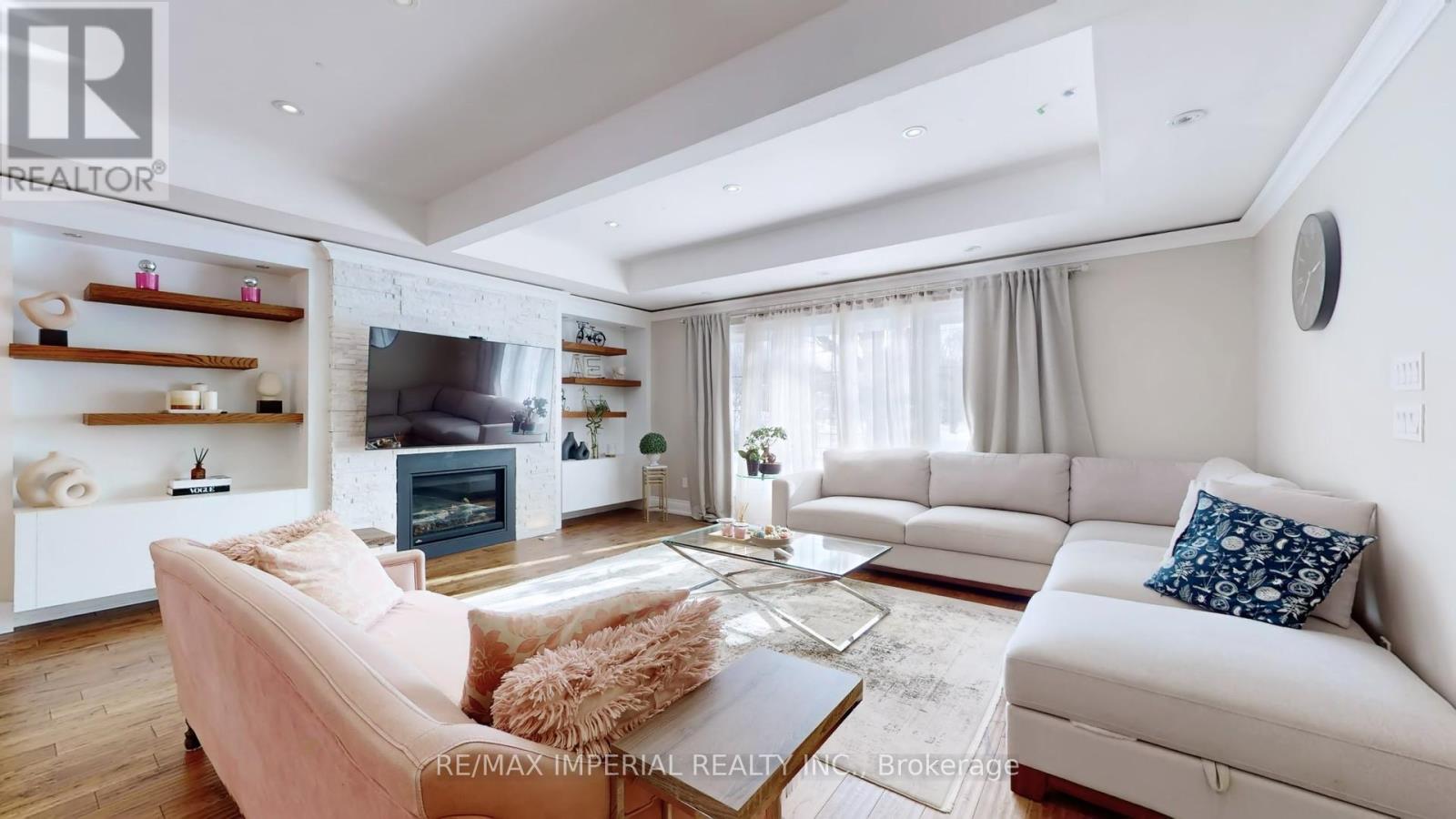 35 Waddington Crescent, Toronto, Ontario  M2J 2Z9 - Photo 4 - C13442398