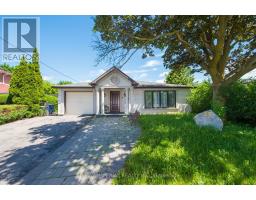 35 WADDINGTON CRESCENT, Toronto, Ontario