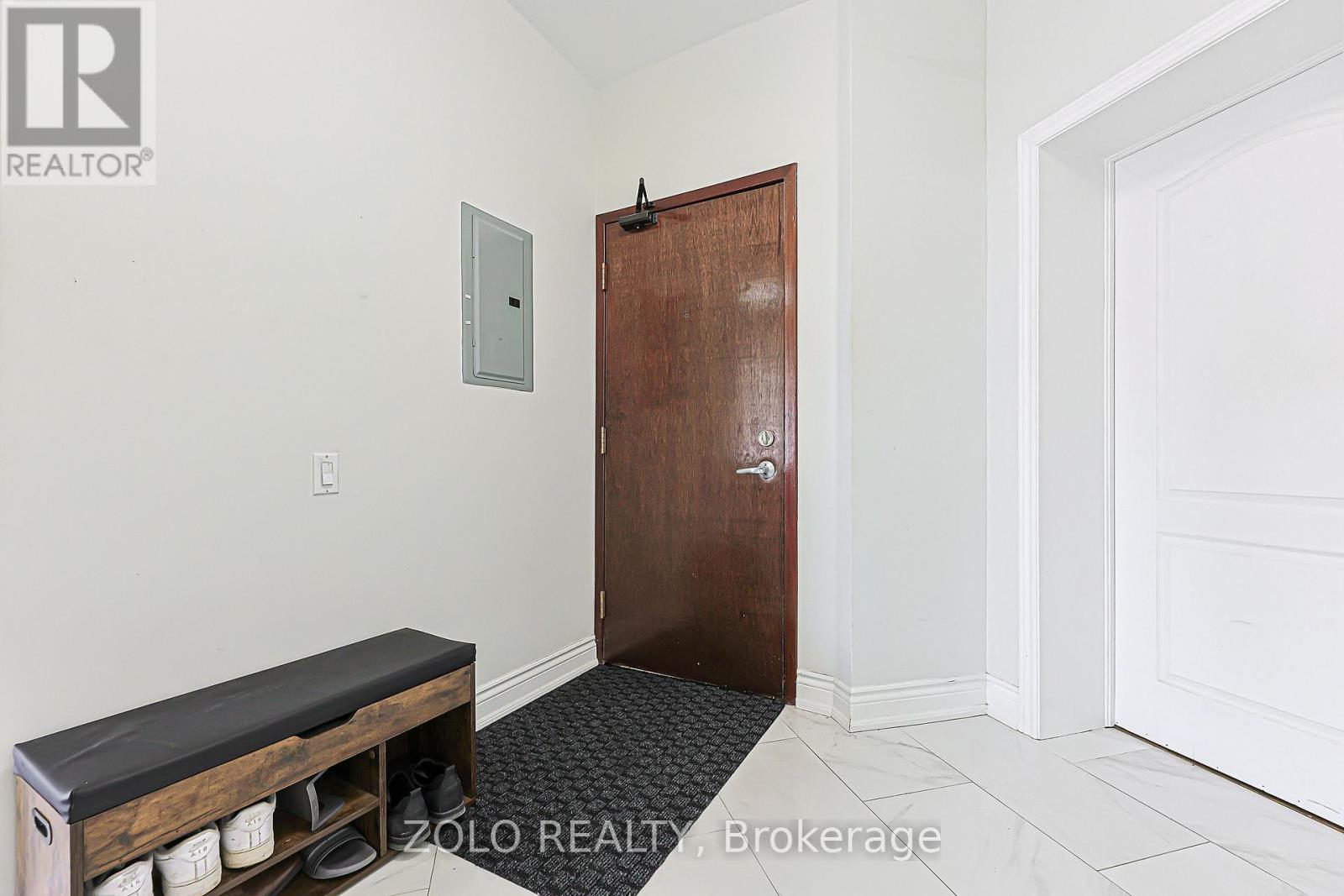 610 - 555 Yonge Street, Toronto, Ontario  M4Y 1Y7 - Photo 2 - C13442400