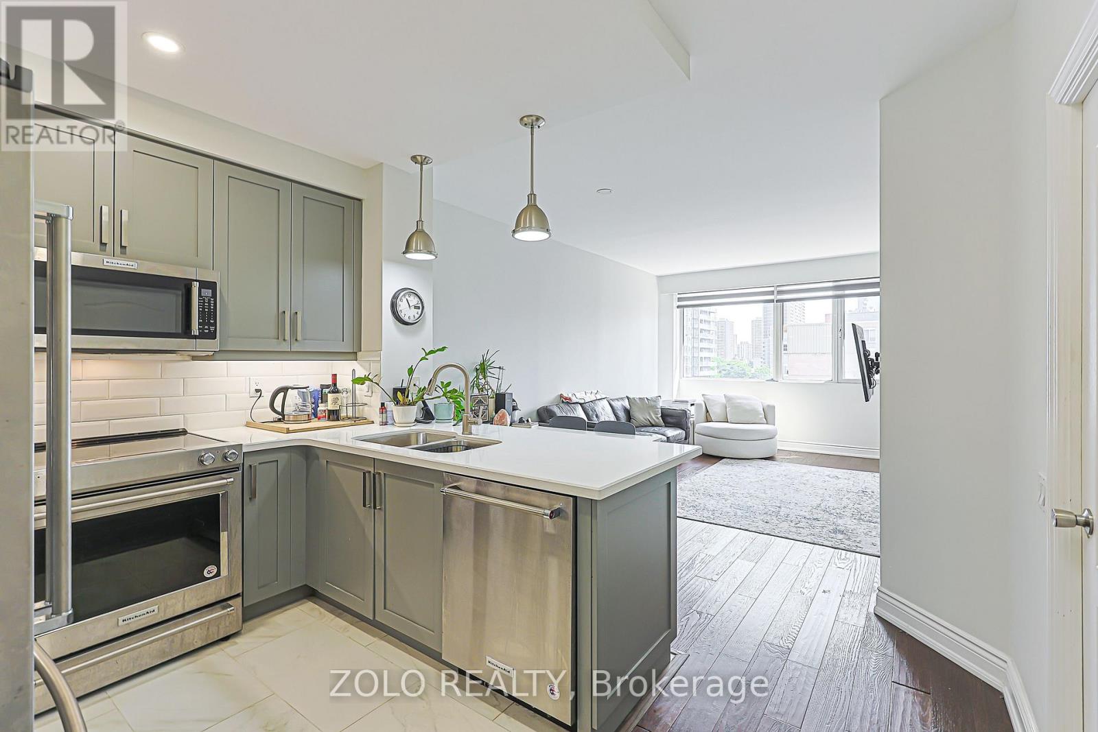 610 - 555 Yonge Street, Toronto, Ontario  M4Y 1Y7 - Photo 4 - C13442400