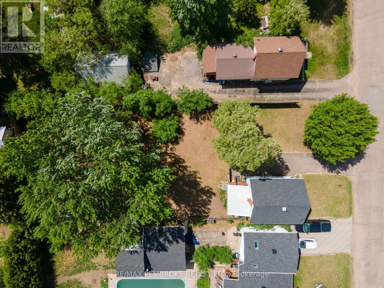 566 Perth Street, Pembroke, Ontario  K8A 6B6 - Photo 6 - X13107086
