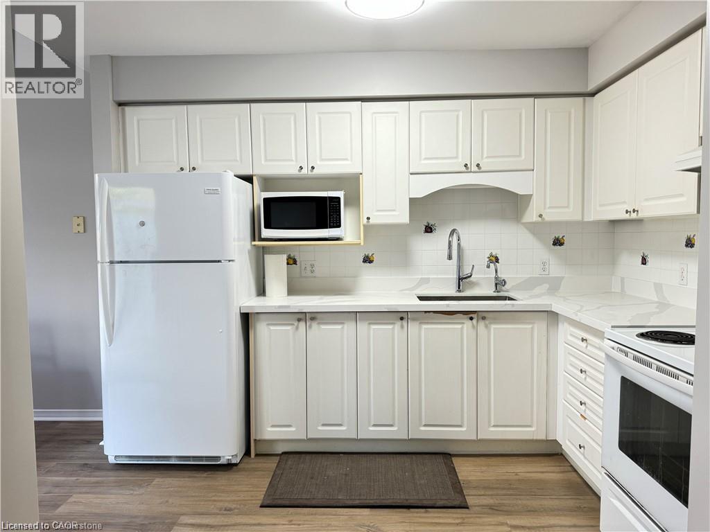 388 Laurel Gate Drive, Waterloo, Ontario  N2T 2S6 - Photo 4 - 40838911