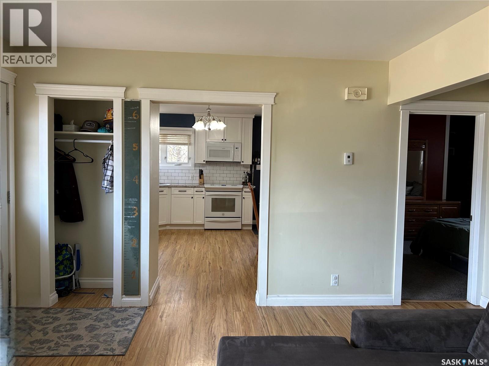 125 4th Avenue Se, Swift Current, Saskatchewan  S9H 3L3 - Photo 4 - SK032706