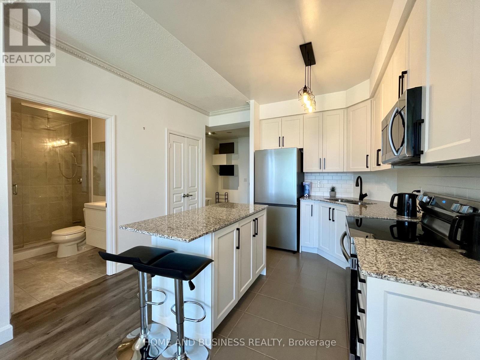 1004 - 223 Webb Drive, Mississauga, Ontario  L5R 0E8 - Photo 17 - W13442444