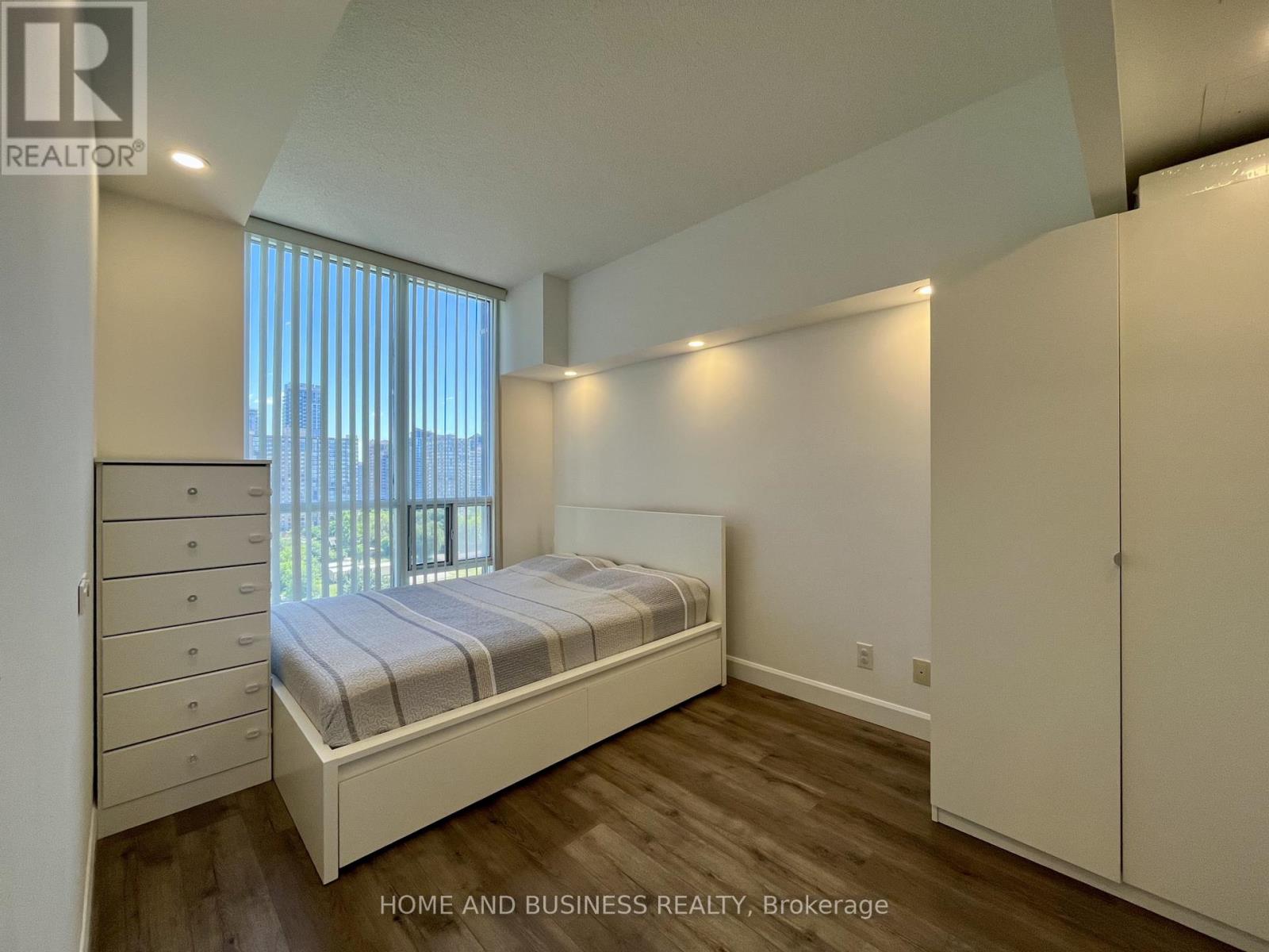 1004 - 223 Webb Drive, Mississauga, Ontario  L5R 0E8 - Photo 24 - W13442444