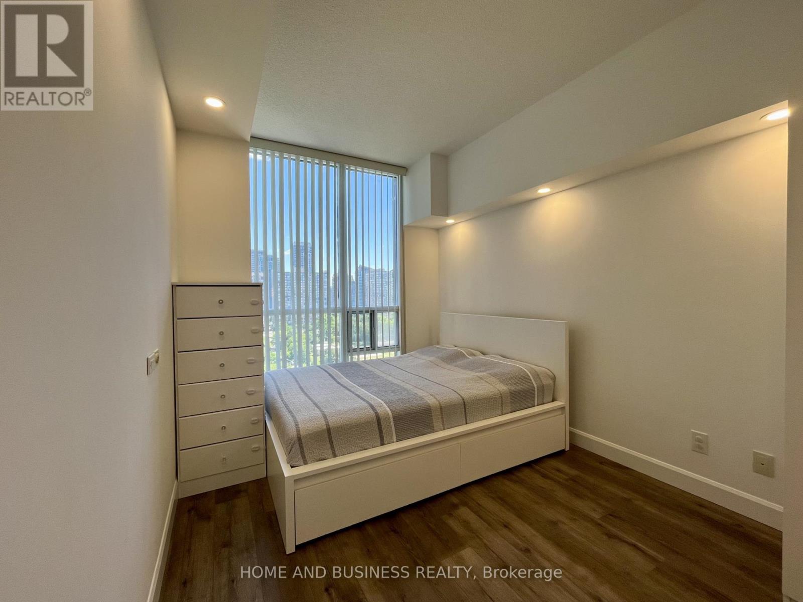 1004 - 223 Webb Drive, Mississauga, Ontario  L5R 0E8 - Photo 25 - W13442444