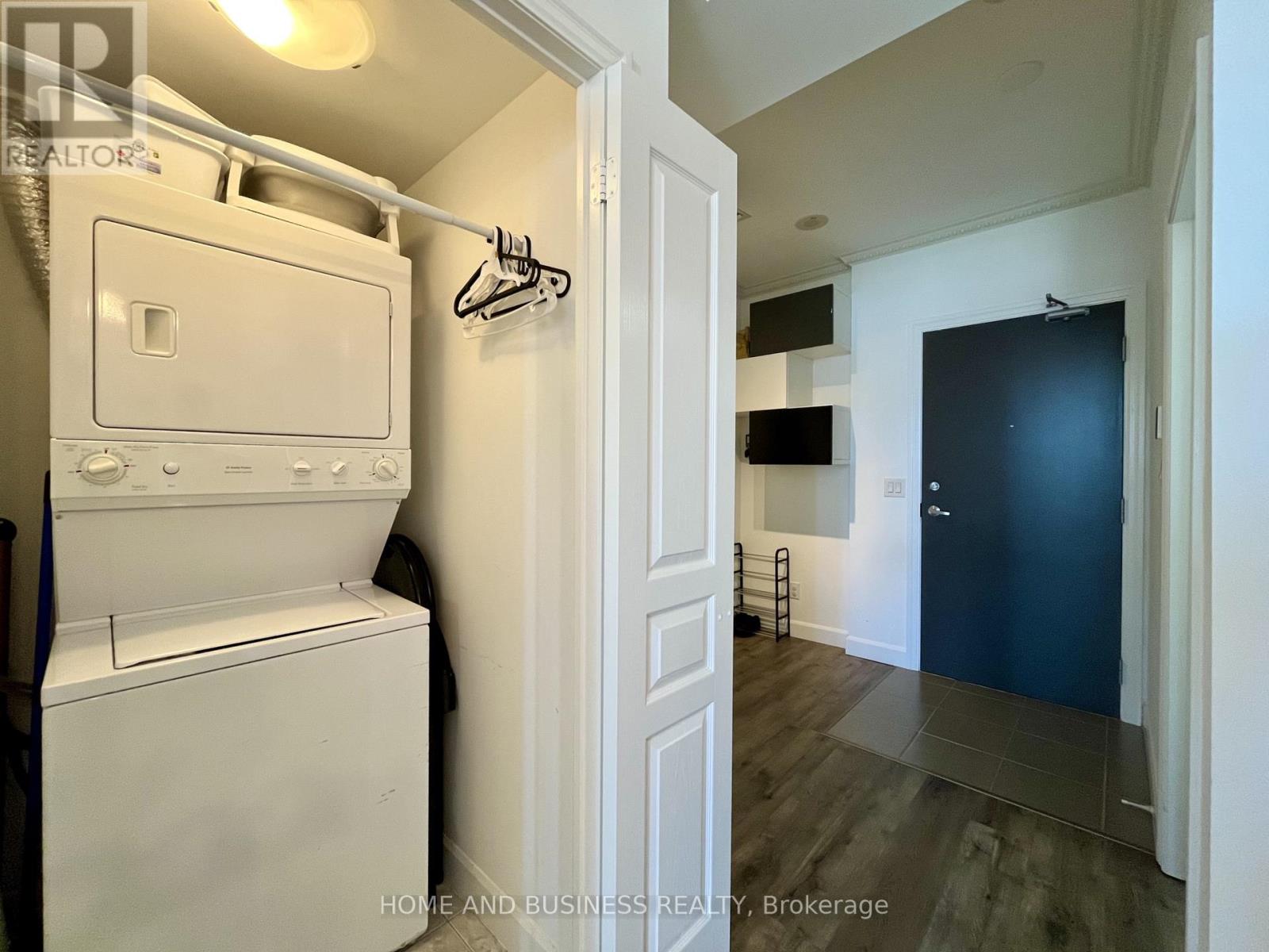 1004 - 223 Webb Drive, Mississauga, Ontario  L5R 0E8 - Photo 8 - W13442444