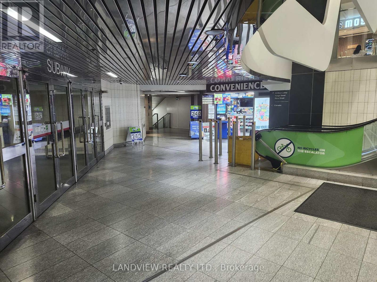 12 - 33 BLOOR STREET E, Toronto, Ontario