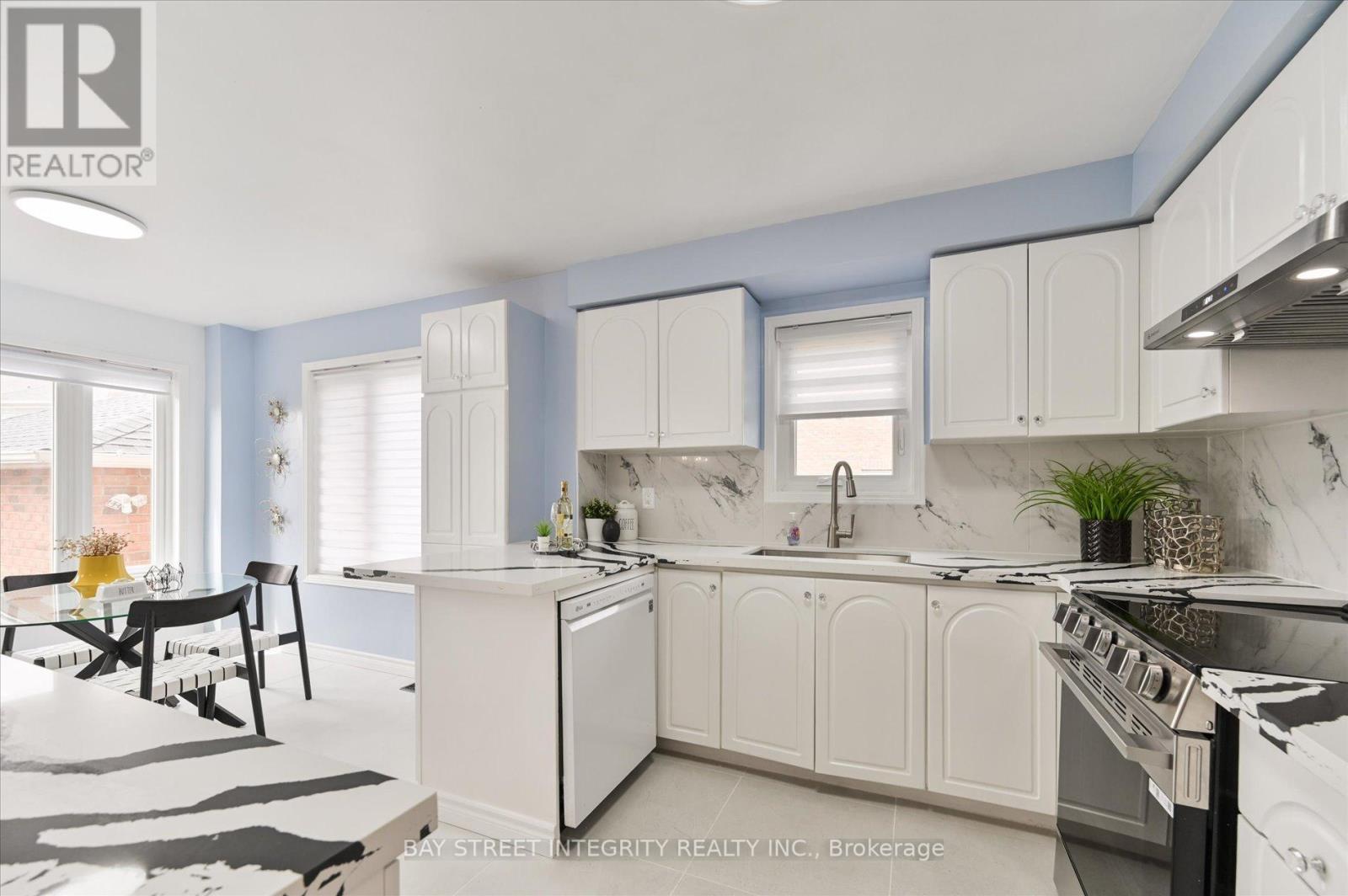 9096 Dufferin Street N, Vaughan, Ontario  L4K 5M3 - Photo 14 - N13442454