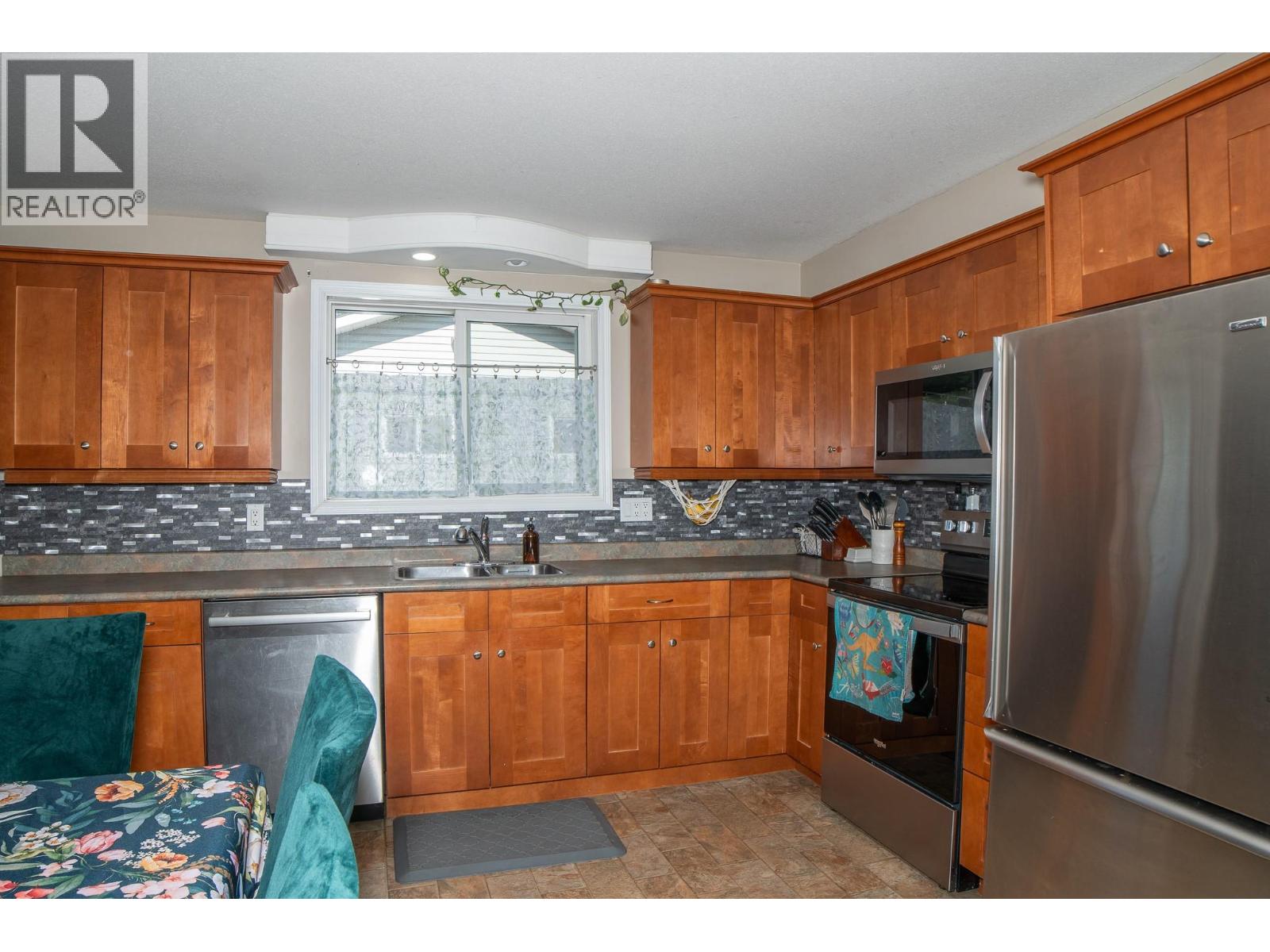 703 14th  S Avenue, Cranbrook, British Columbia  V1C 2Y2 - Photo 6 - 10390954