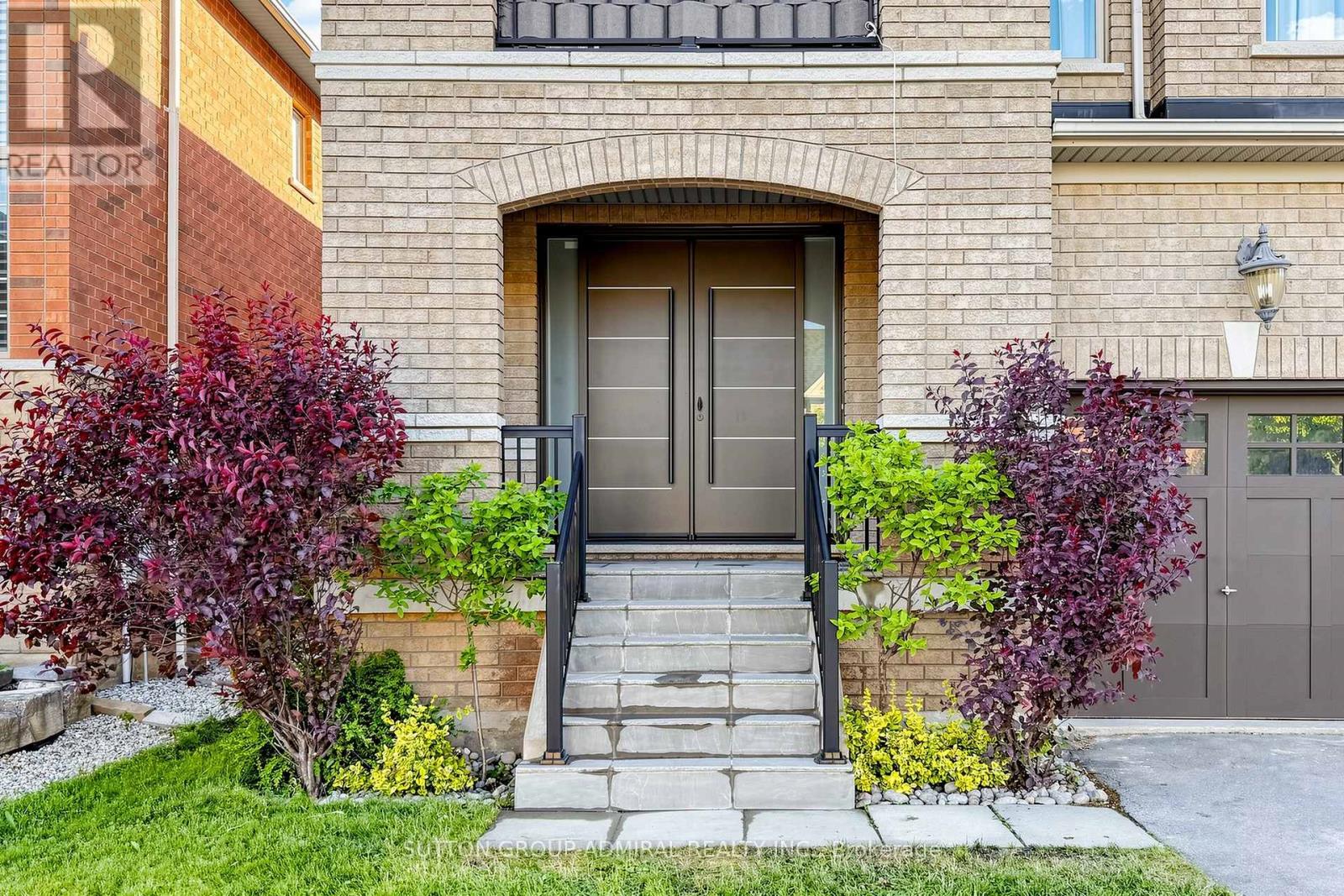 16 Cherry Bush Road, Vaughan, Ontario  L6A 0R9 - Photo 2 - N13442488