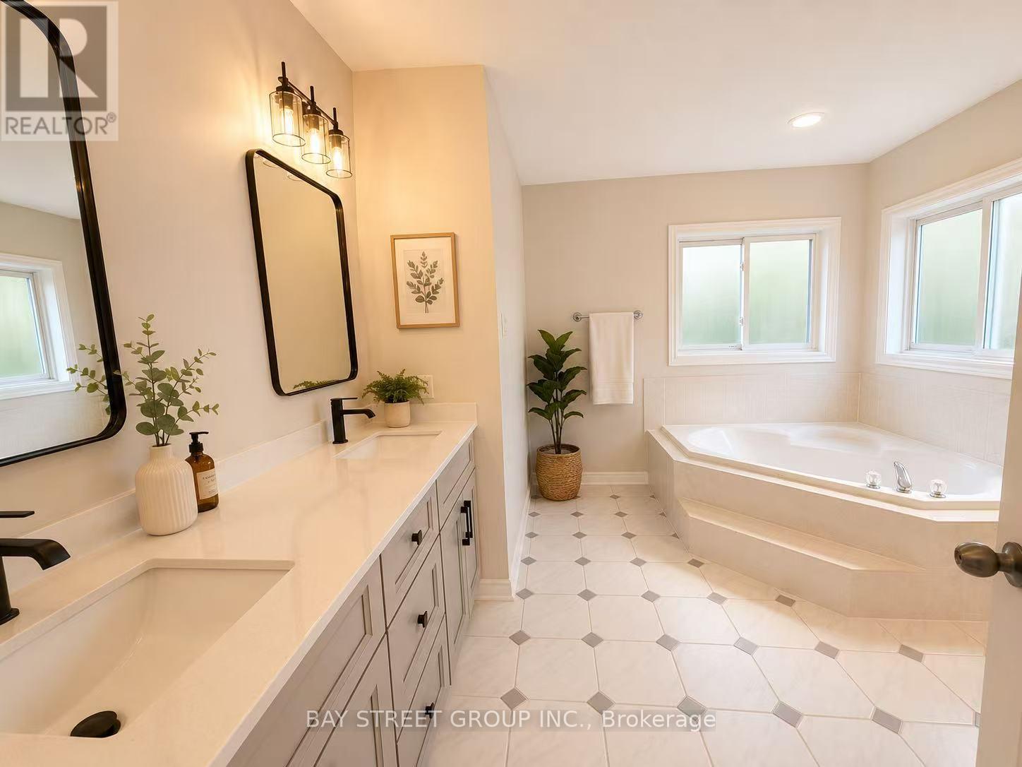1054 Chateau Court, Mississauga, Ontario L5H 4J8 - Photo 23 - W13442486
