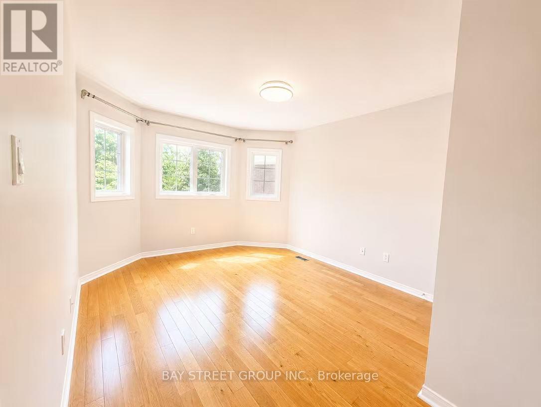 1054 Chateau Court, Mississauga, Ontario L5H 4J8 - Photo 27 - W13442486