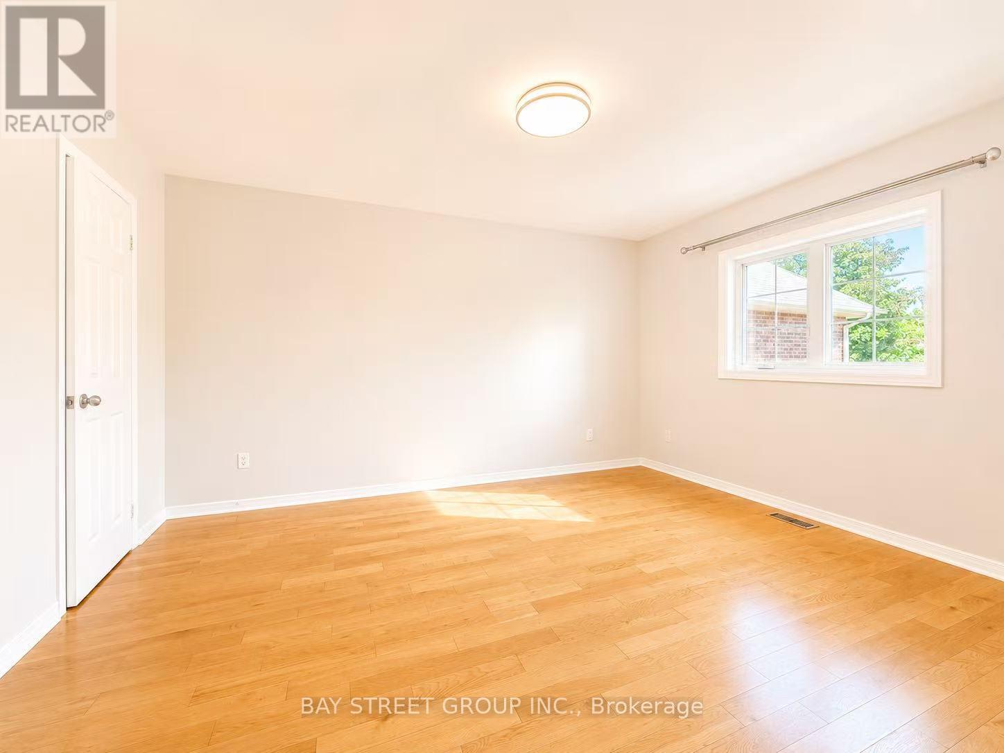 1054 Chateau Court, Mississauga, Ontario L5H 4J8 - Photo 29 - W13442486