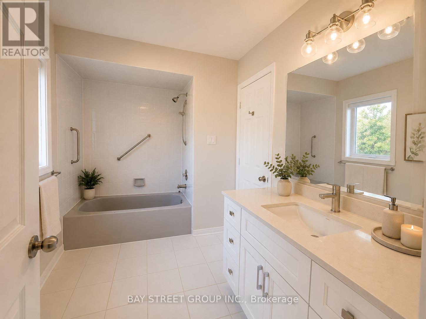 1054 Chateau Court, Mississauga, Ontario L5H 4J8 - Photo 31 - W13442486