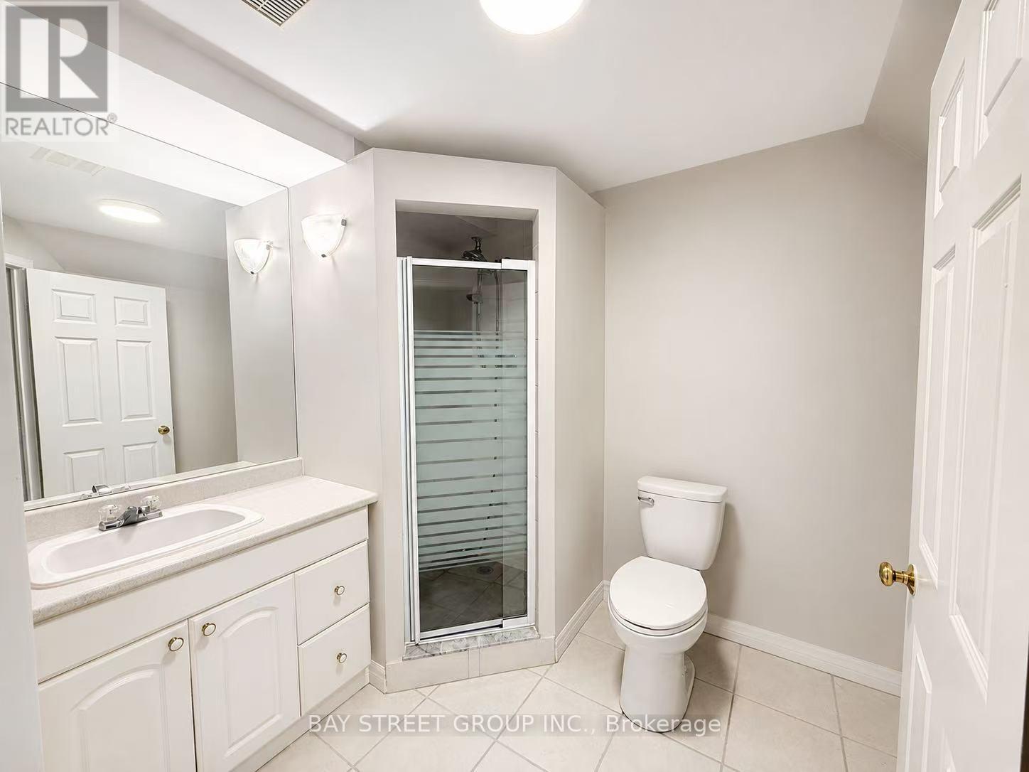 1054 Chateau Court, Mississauga, Ontario L5H 4J8 - Photo 35 - W13442486
