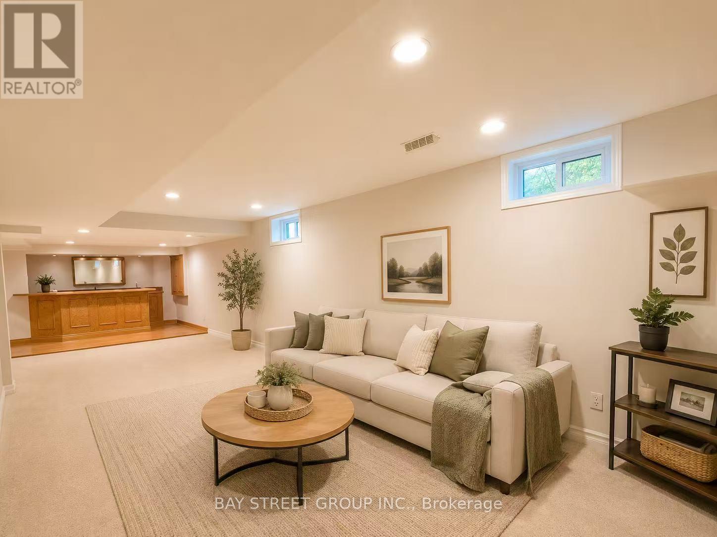 1054 Chateau Court, Mississauga, Ontario L5H 4J8 - Photo 39 - W13442486
