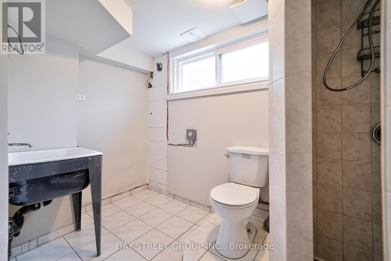 W/o Basement - 239 Crestwood Road, Vaughan, Ontario L4J 1A8 - Photo 12 - N13442506