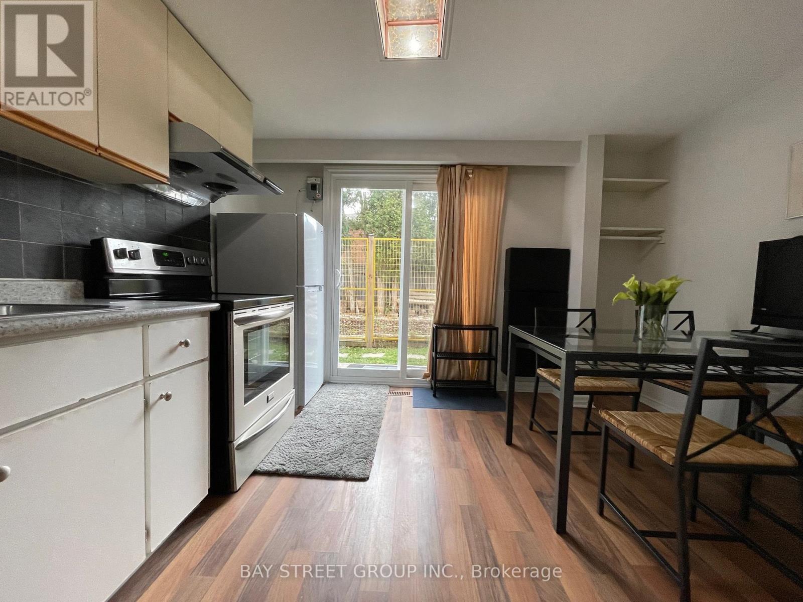 W/o Basement - 239 Crestwood Road, Vaughan, Ontario L4J 1A8 - Photo 3 - N13442506