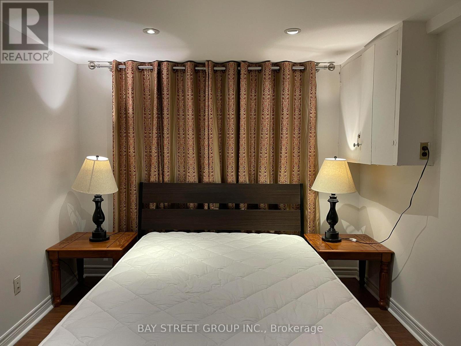 W/o Basement - 239 Crestwood Road, Vaughan, Ontario L4J 1A8 - Photo 4 - N13442506