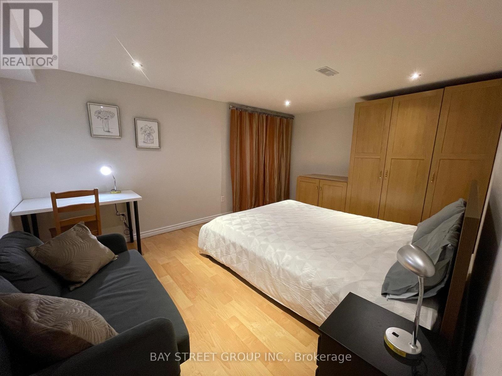 W/o Basement - 239 Crestwood Road, Vaughan, Ontario L4J 1A8 - Photo 8 - N13442506