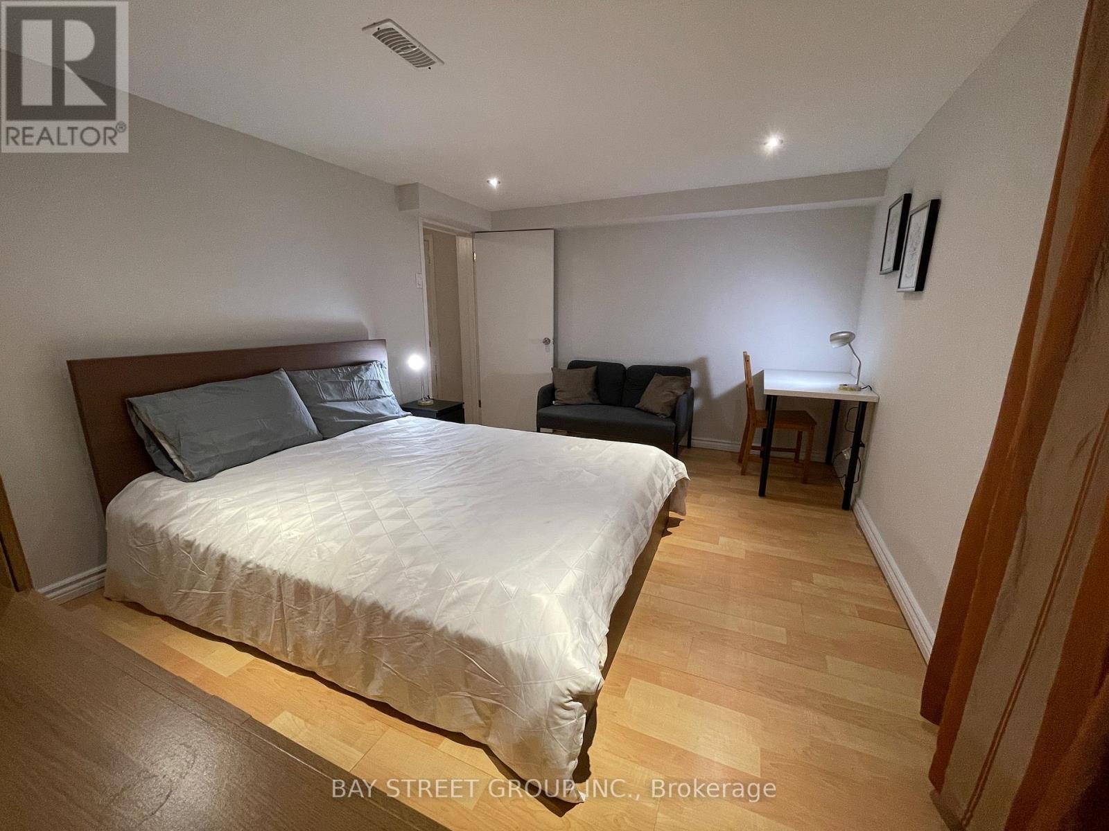W/o Basement - 239 Crestwood Road, Vaughan, Ontario L4J 1A8 - Photo 9 - N13442506