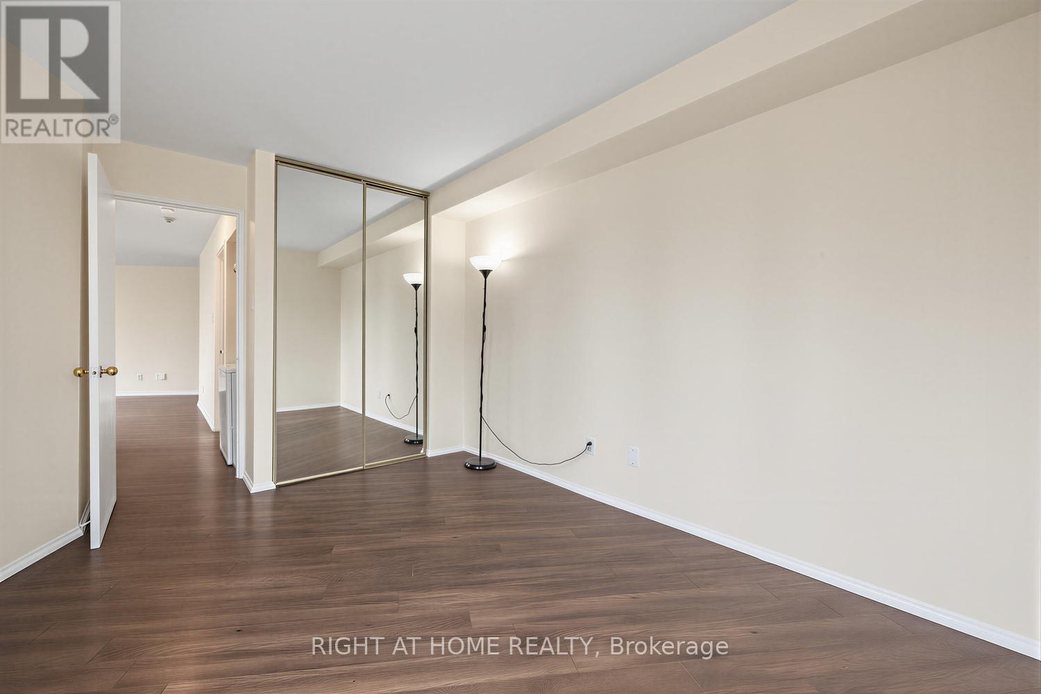 1906 - 260 Queens Quay W, Toronto, Ontario  M5J 2N3 - Photo 23 - C13441018