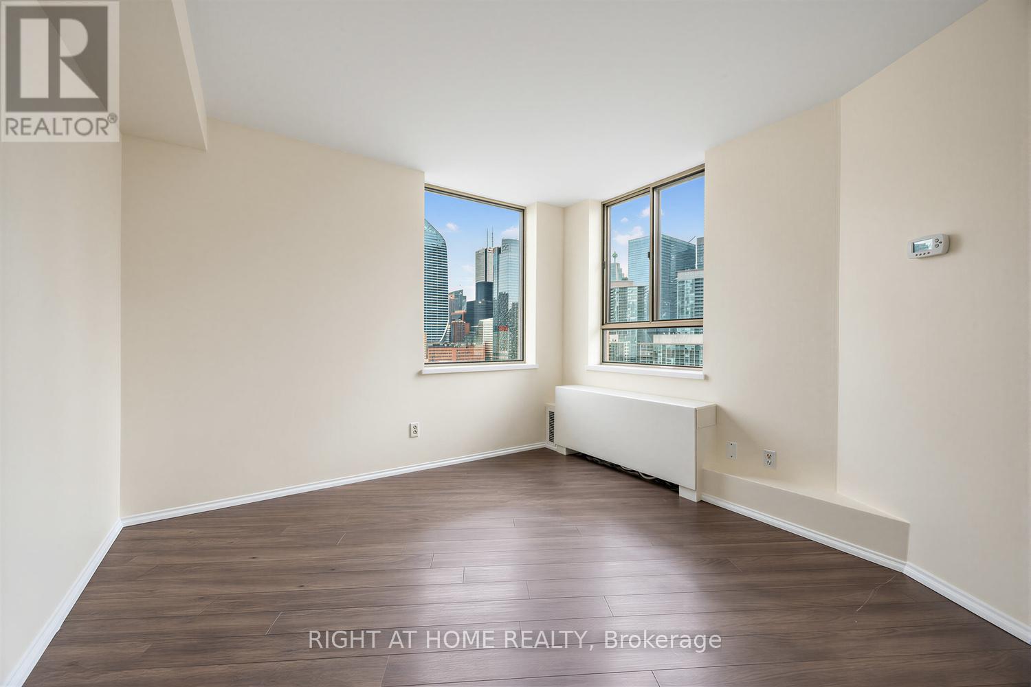 1906 - 260 Queens Quay W, Toronto, Ontario  M5J 2N3 - Photo 25 - C13441018