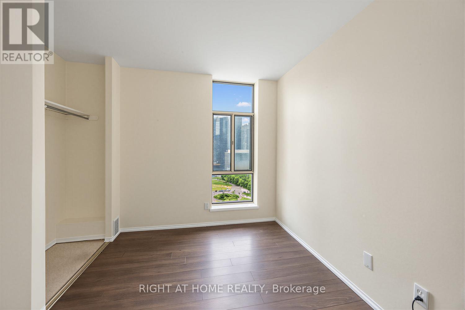 1906 - 260 Queens Quay W, Toronto, Ontario  M5J 2N3 - Photo 19 - C13441018