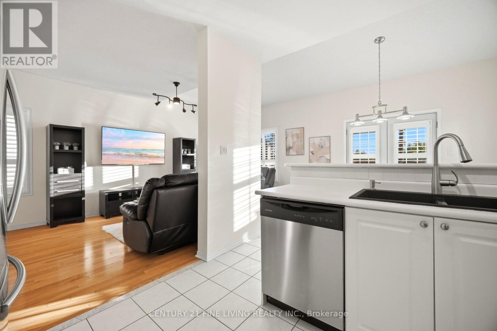 18 Nantucket Drive, Richmond Hill, Ontario  L4E 3V1 - Photo 10 - N13442526