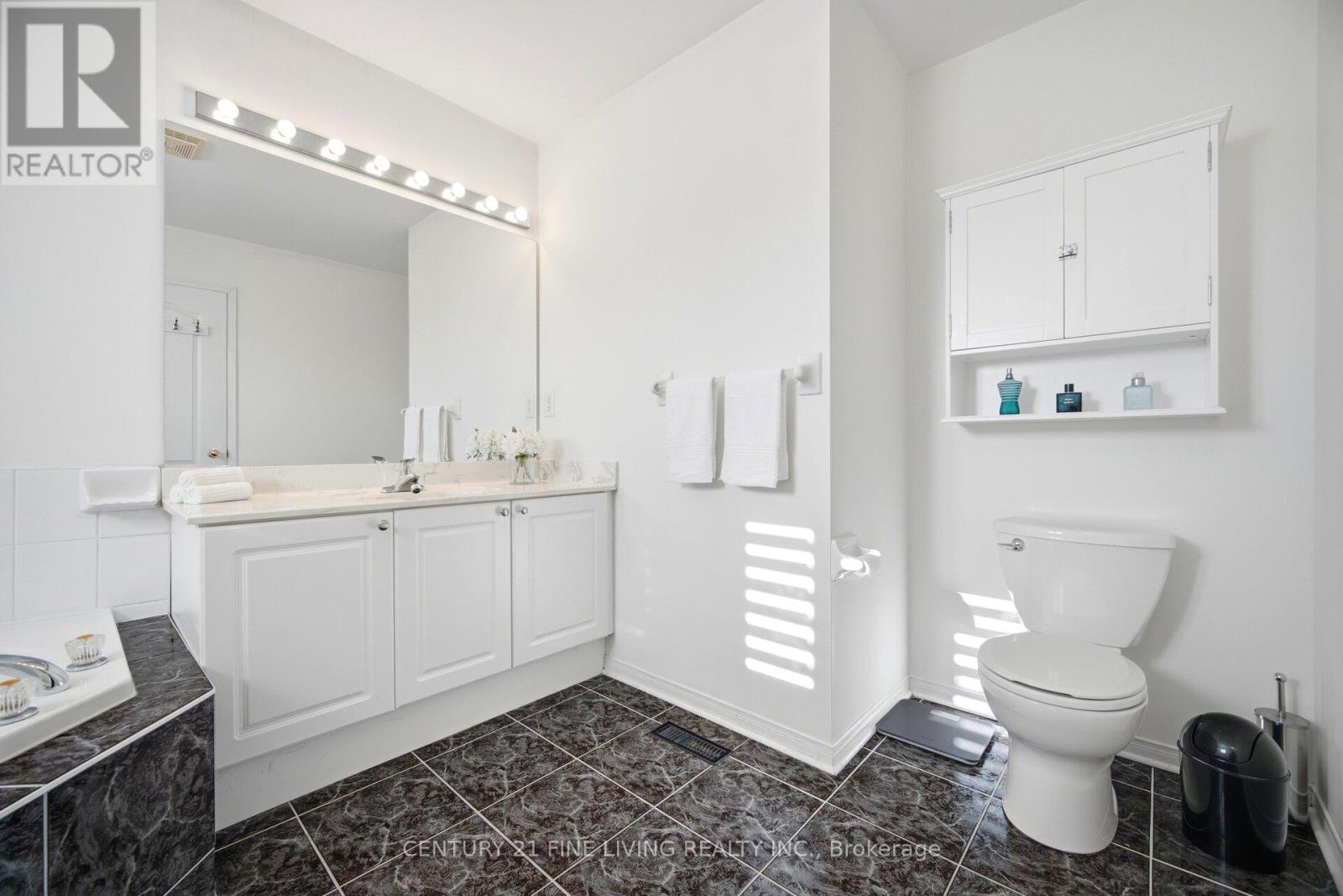 18 Nantucket Drive, Richmond Hill, Ontario  L4E 3V1 - Photo 24 - N13442526